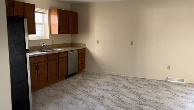 Building Photo - 211 Ark Dr