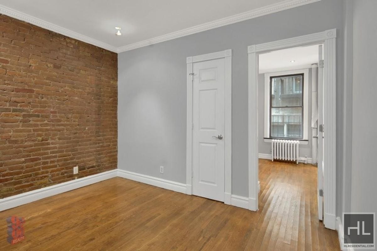 Primary Photo - East 23rd Street