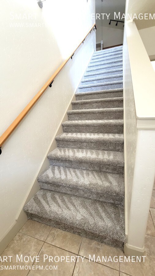 Foto del edificio - Immaculate 3 BD Condo in Heart of Downtown...