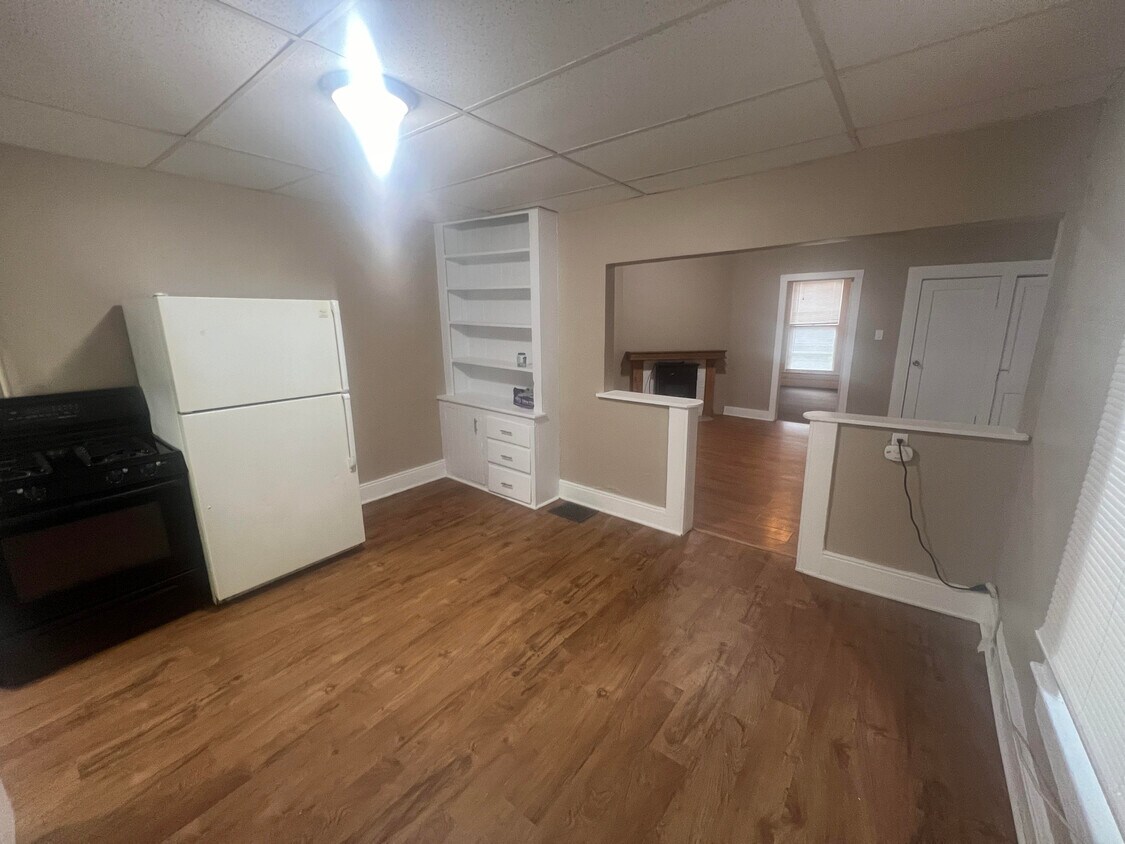 Kitchen/Living Room - 842 16th St