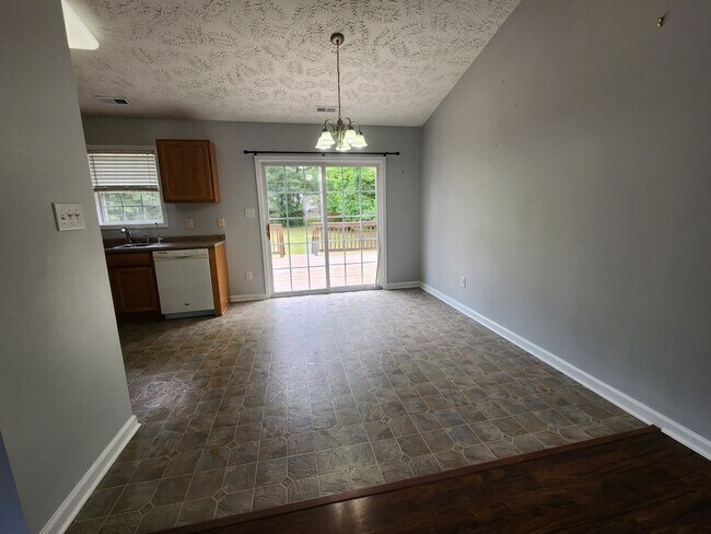 Building Photo - 3 bedroom 2 bath in Richlands