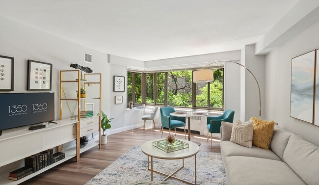 Foto del edificio - 1300 N Lake Shore Dr