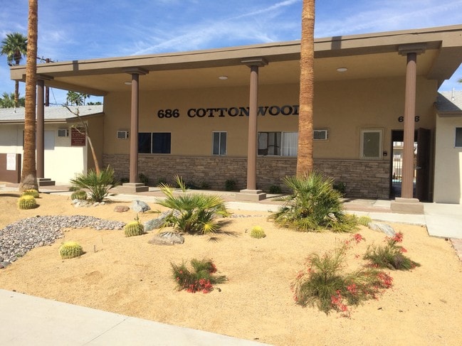 Building Photo - 686 E Cottonwood Rd