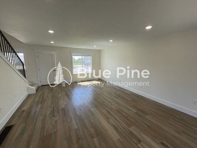 Building Photo - 3225 East Reynard Ln