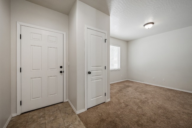 Building Photo - 6026 W Quail Rdg