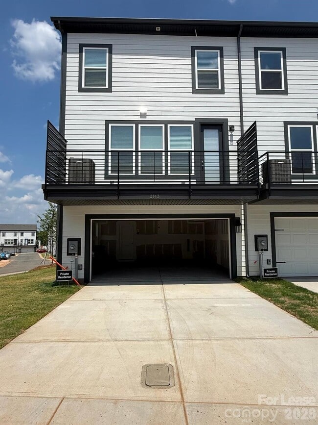 Building Photo - 2143 Hawksworth Ln