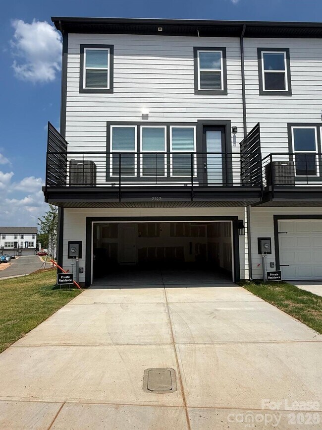 Foto del edificio - 2143 Hawksworth Ln