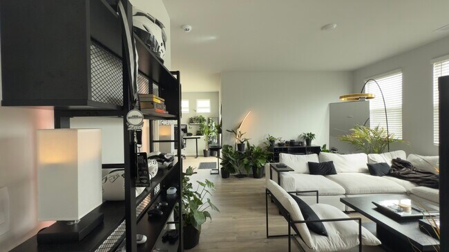 Foto del edificio - 2042 Live Oak Dr