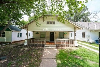 Building Photo - 1126 W 1st Ave
