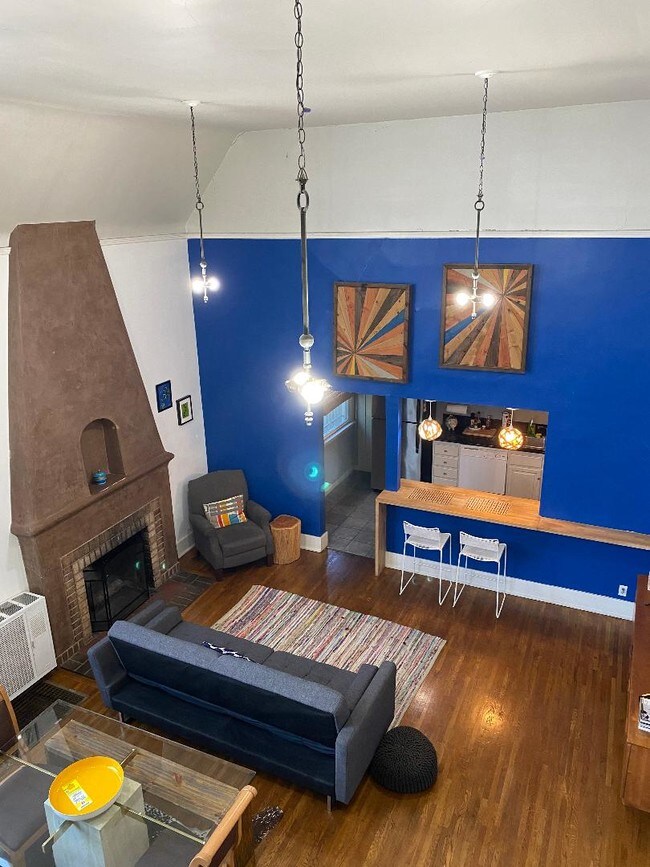 Foto del edificio - 1146 N Hudson Ave