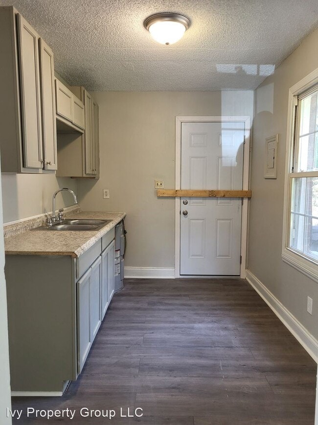 Building Photo - 3 br, 1 bath House - 2207 Madrid St