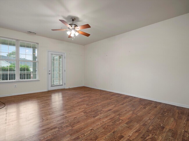 Foto del edificio - 846 W Summerfield Gln Cir