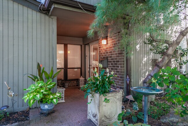 Foto del edificio - 18 Wimbledon Ct