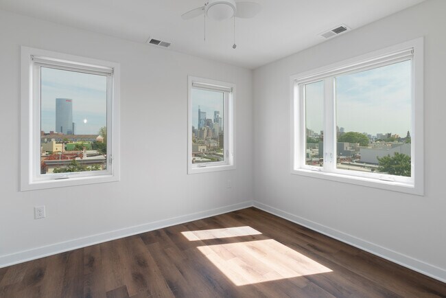 Building Photo - Graduate Pointe