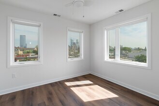 Building Photo - Graduate Pointe