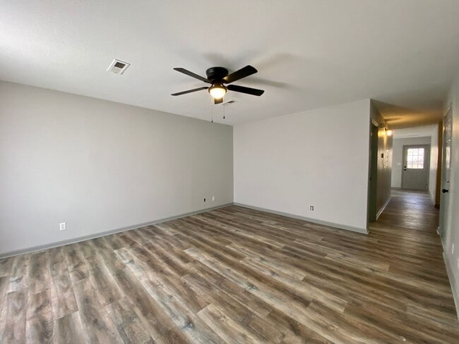 Building Photo - 268 Executive Ave
