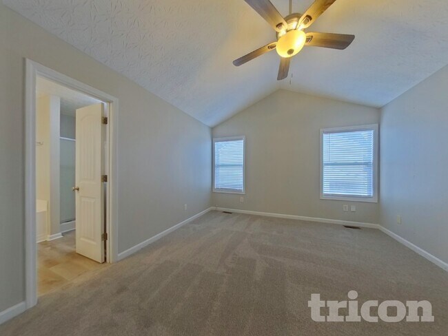 Foto del edificio - 7134 Creeksong Dr