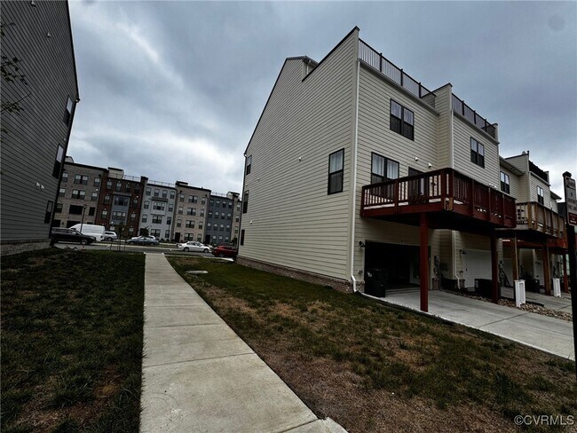 Building Photo - 588 Hazel Dr