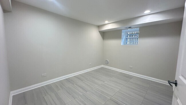 Foto del edificio - 5226 N Bernard St