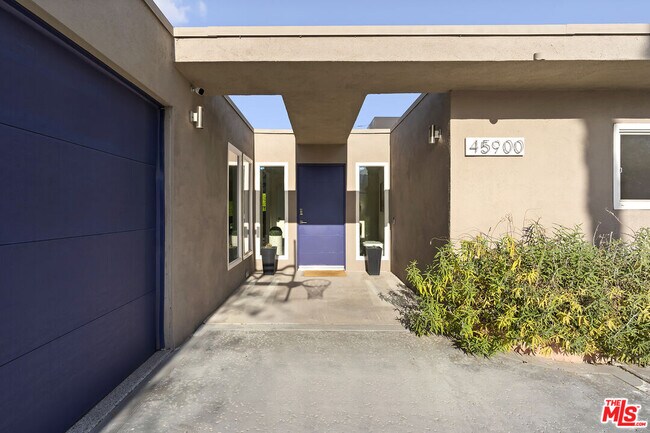 Foto del edificio - 45900 Quailbrush St
