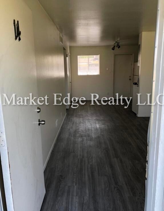 Foto del edificio - 2414 W Devonshire Ave