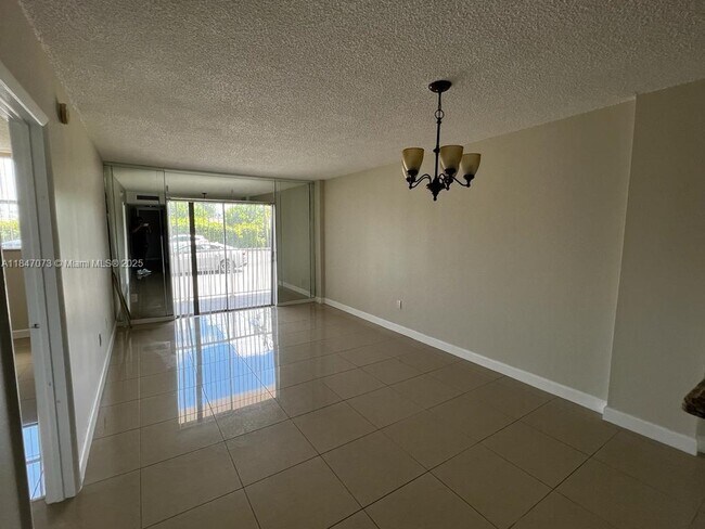 Foto del edificio - 16465 NE 22nd Ave