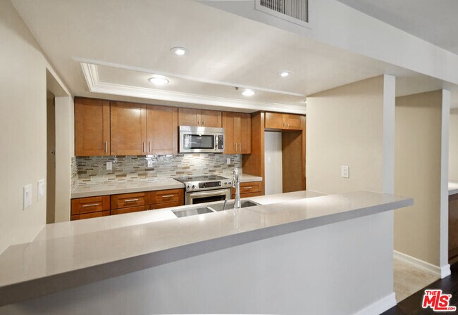 Foto del edificio - 10660 Wilshire Blvd