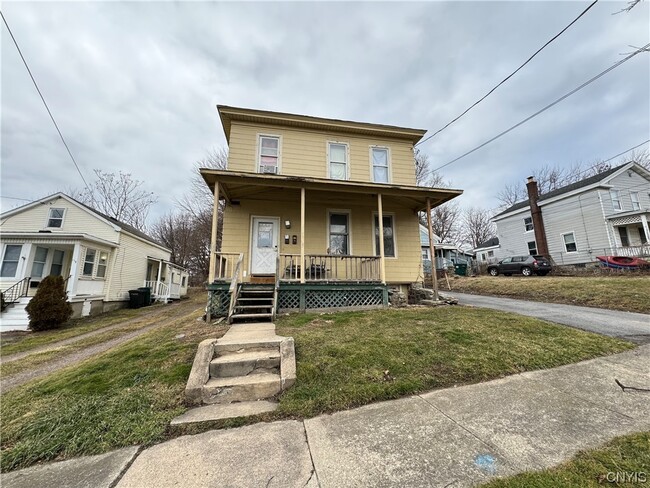 Building Photo - 117 W Schuyler St