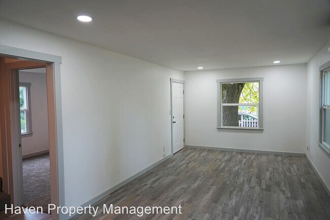 Building Photo - 4 br, 1 bath House - 219 N Lane