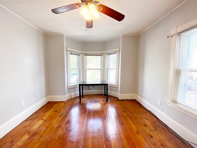 Foto del edificio - 67 Leyden St