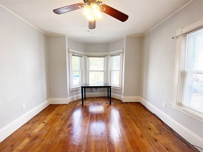 Building Photo - 67 Leyden St