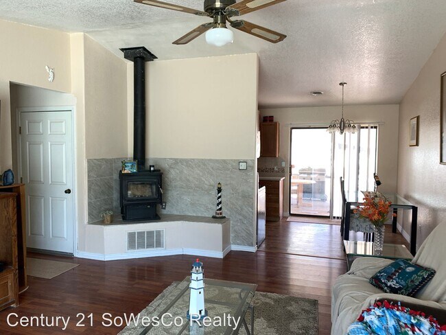 Foto del edificio - 3 br, 2 bath House - 2712 N. Fairview Ave
