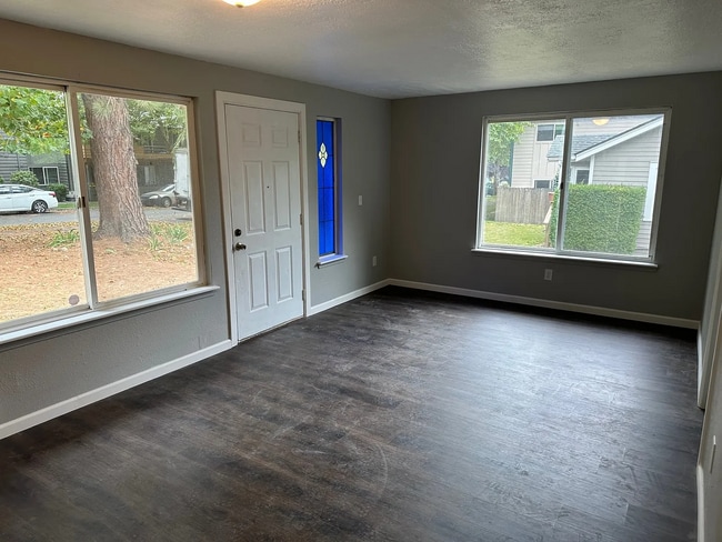 Foto del edificio - 2431 Toledo St