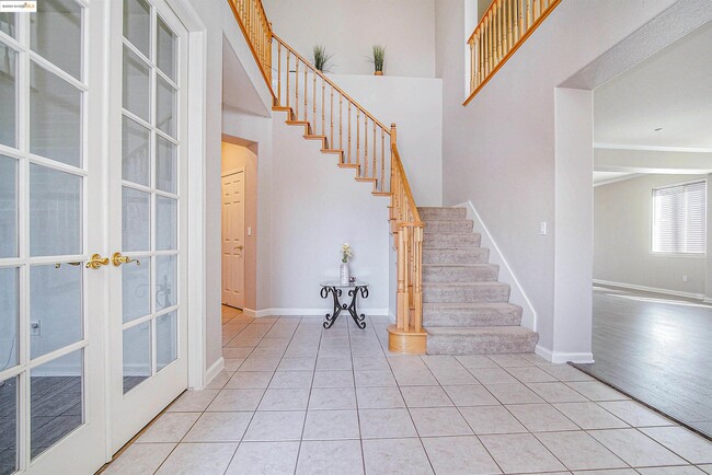 Building Photo - 364 Dante Ct