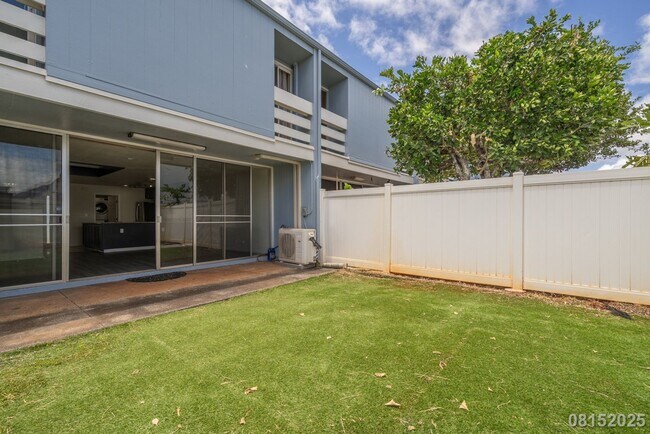 Building Photo - 3 Bed 3 Bath in Laulea Townhomes
