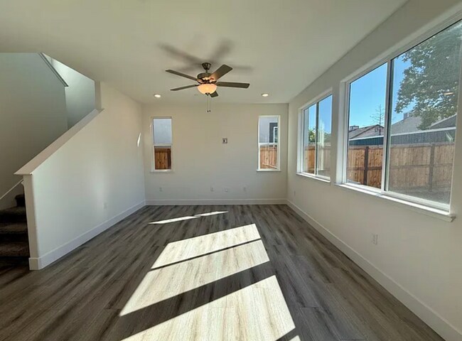 Foto del edificio - Breath-Taking Roseville 3/3 (Morgan Creek)-BRAND NEW!  See below for viewings!