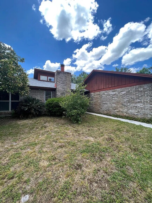 Foto del edificio - 8717 Bishopswood Dr