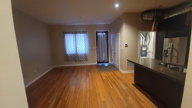 Foto del edificio - 1247 E Columbia Ave