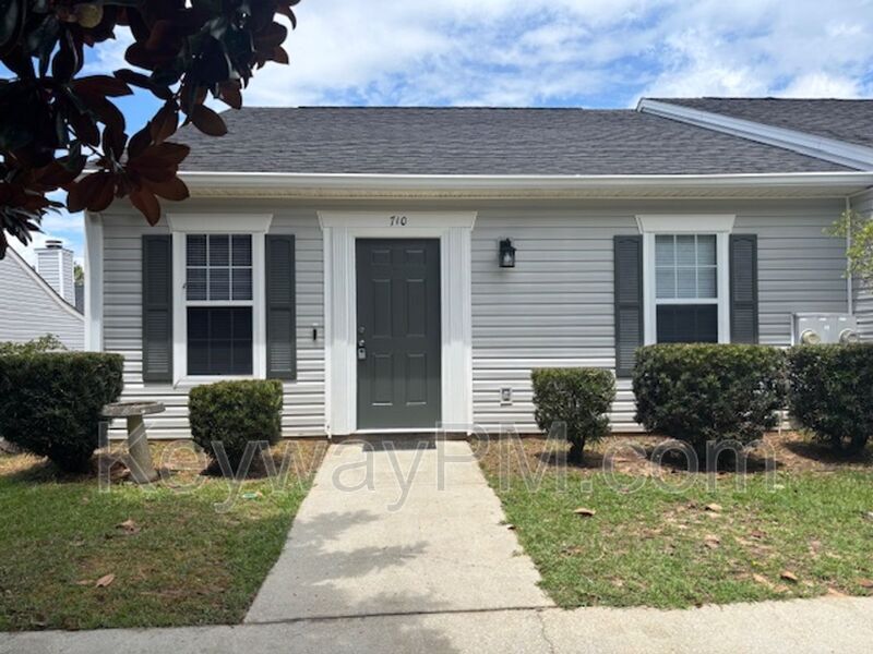 Primary Photo - 710 Faircloth Ct