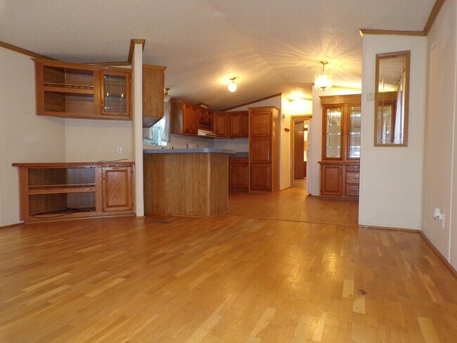 Building Photo - 2045 S Hillsdale Rd