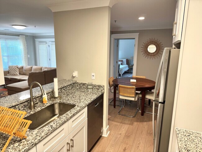 Foto del edificio - 2701 Selwyn Ave