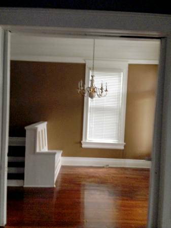 entryway - 920 Magnolia St