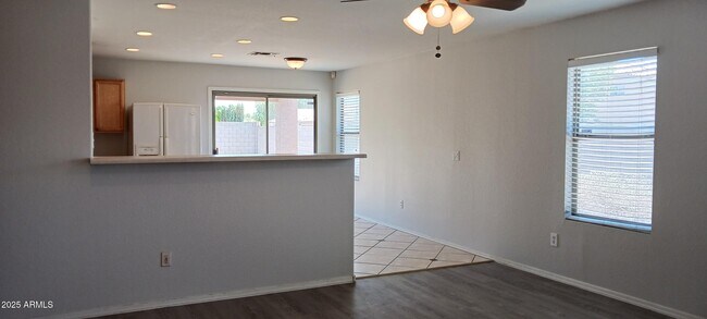 Foto del edificio - 4803 N 92nd Ln