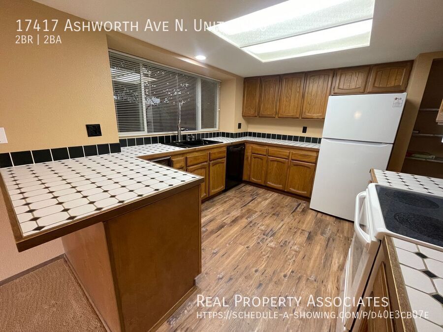 Foto principal - Available NOW! W/D in unit, Rent includes ...