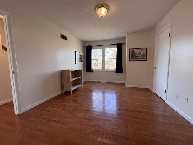 Foto del edificio - 116 Ridgeley Rd