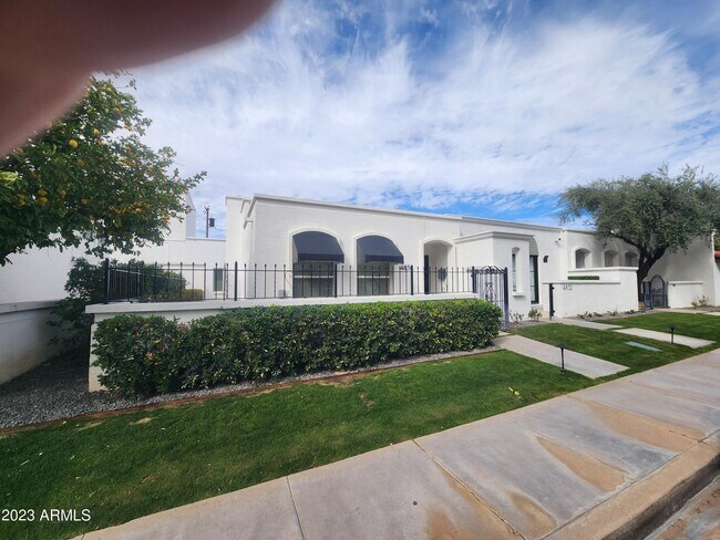 Foto del edificio - 4830 N 72nd Way