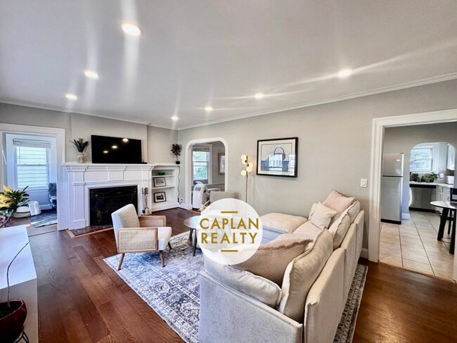 Building Photo - 86 Roydon Rd