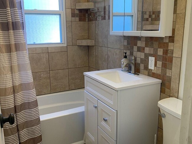Building Photo - 3720 W Meadow Dr