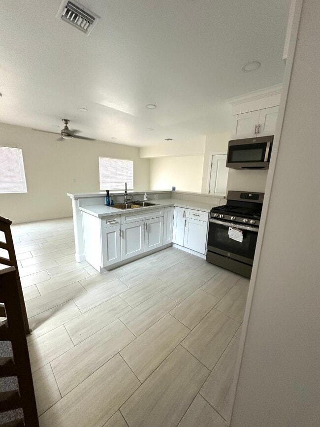 Building Photo - 1094 Lime Ave