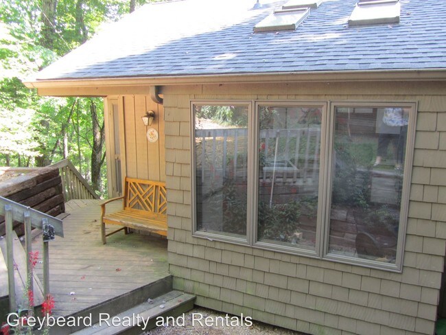 Building Photo - 3 br, 2.5 bath House - 228 NC Terrace